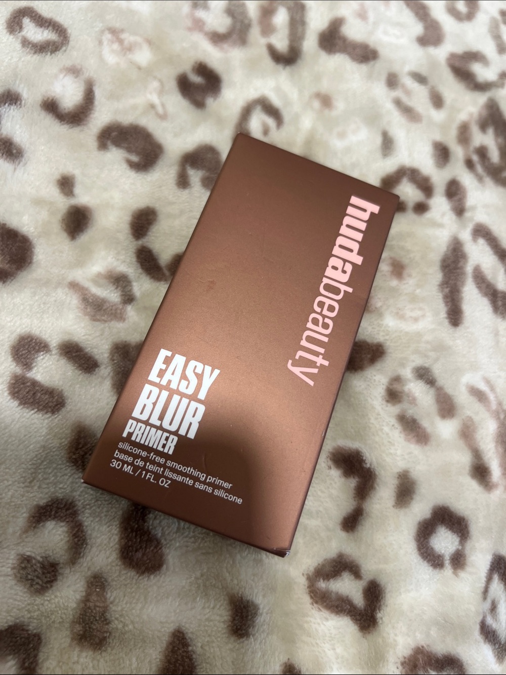 HUDA BEAUTY Easy Blur Primer